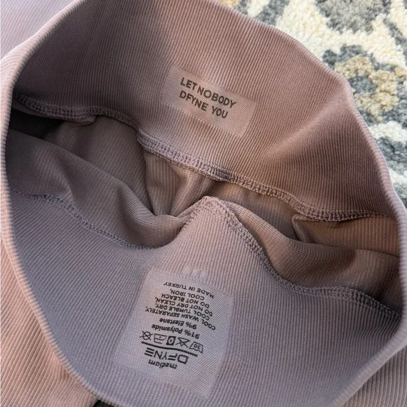 Women’s DFyne High-Rise Ribbed Leggings in Mauve - Picture 4 of 6